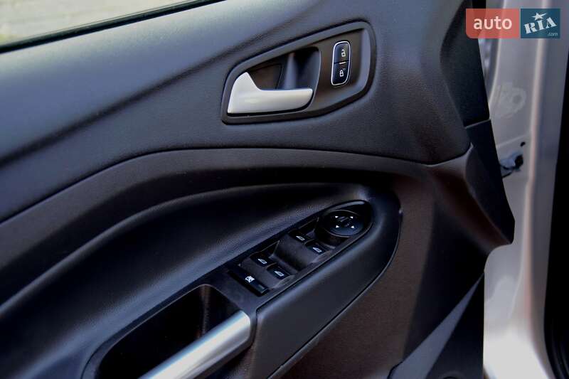 Позашляховик / Кросовер Ford Escape 2017 в Житомирі