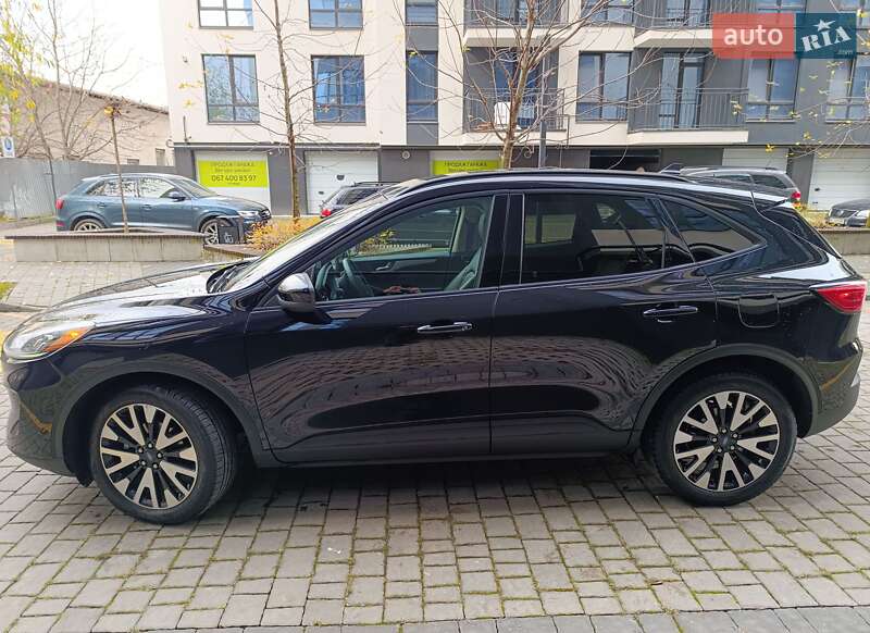 Внедорожник / Кроссовер Ford Escape 2020 в Ивано-Франковске