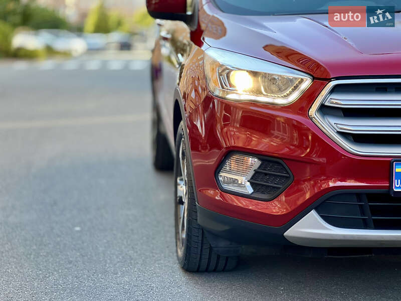 Внедорожник / Кроссовер Ford Escape 2018 в Киеве