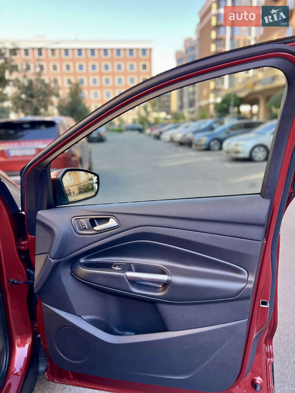 Внедорожник / Кроссовер Ford Escape 2018 в Киеве