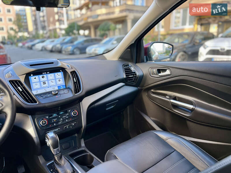 Внедорожник / Кроссовер Ford Escape 2018 в Киеве