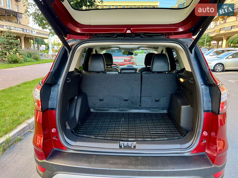 Внедорожник / Кроссовер Ford Escape 2018 в Киеве