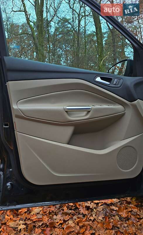 Внедорожник / Кроссовер Ford Escape 2015 в Львове