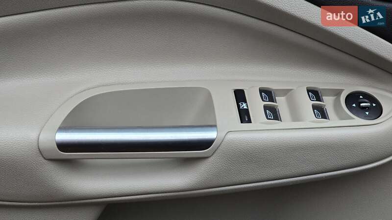 Внедорожник / Кроссовер Ford Escape 2015 в Львове