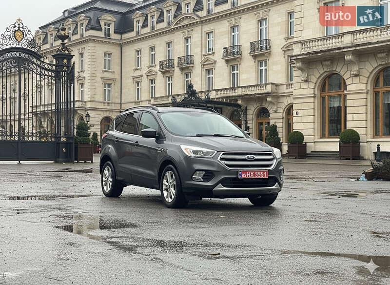 Внедорожник / Кроссовер Ford Escape 2017 в Львове