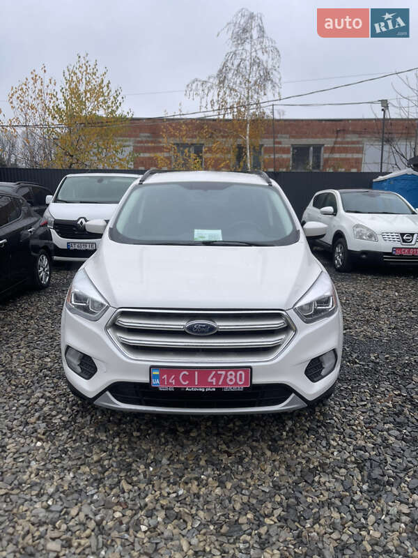 Позашляховик / Кросовер Ford Escape 2017 в Івано-Франківську