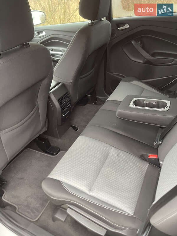 Позашляховик / Кросовер Ford Escape 2017 в Івано-Франківську