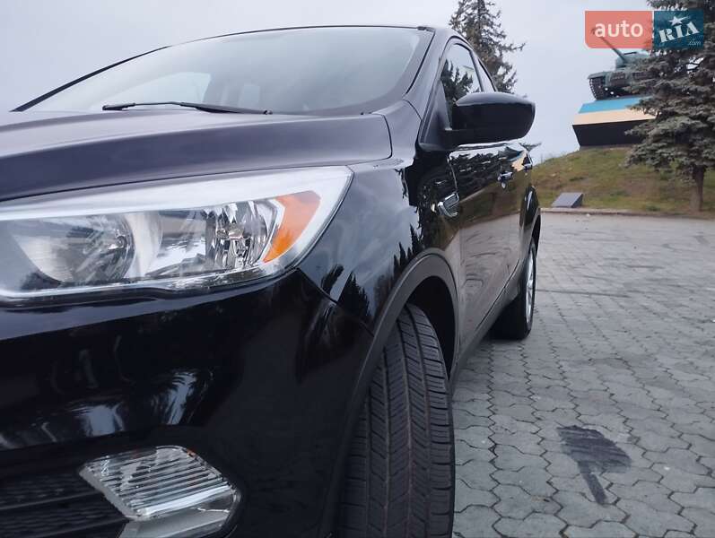 Внедорожник / Кроссовер Ford Escape 2017 в Дубно