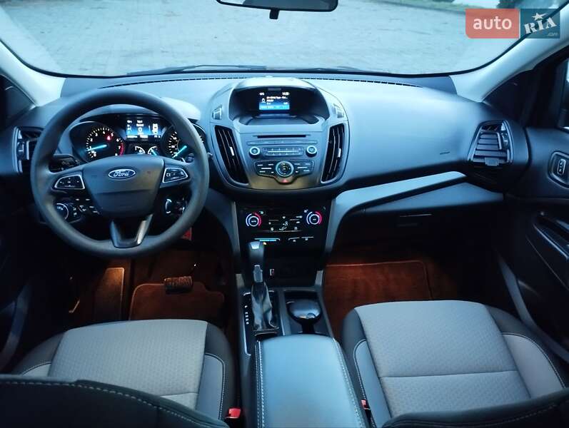 Внедорожник / Кроссовер Ford Escape 2017 в Дубно