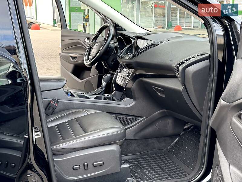 Внедорожник / Кроссовер Ford Escape 2017 в Житомире