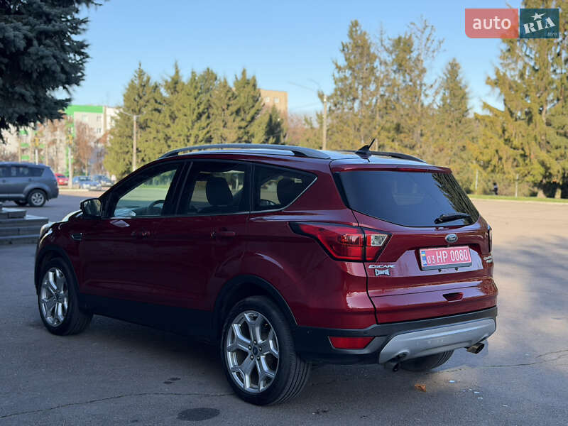 Внедорожник / Кроссовер Ford Escape 2019 в Ровно
