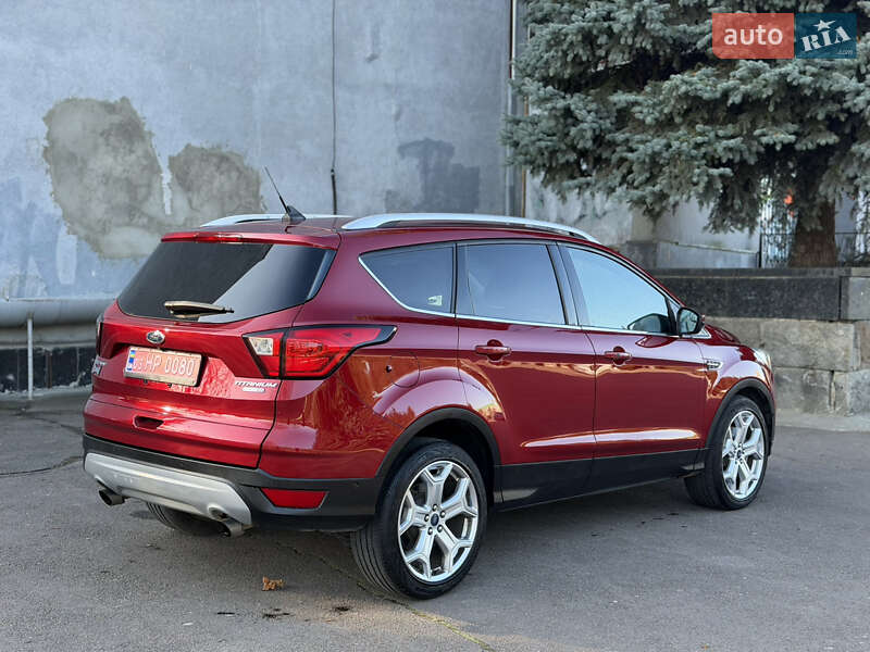 Внедорожник / Кроссовер Ford Escape 2019 в Ровно