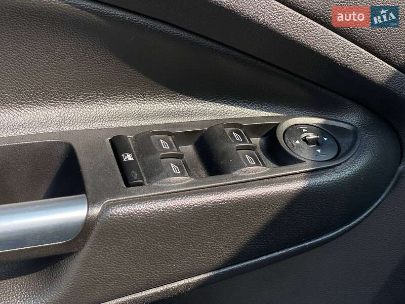 Внедорожник / Кроссовер Ford Escape 2015 в Киеве