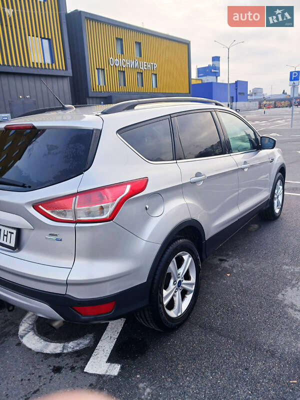 Внедорожник / Кроссовер Ford Escape 2016 в Киеве
