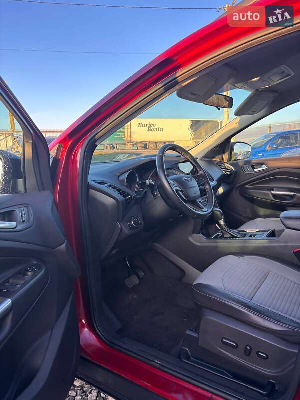 Позашляховик / Кросовер Ford Escape 2017 в Львові