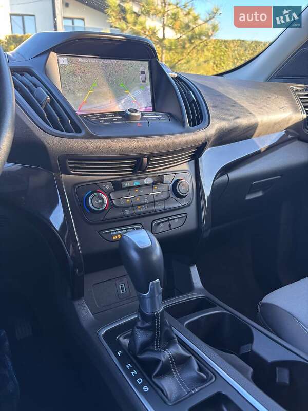 Позашляховик / Кросовер Ford Escape 2017 в Львові