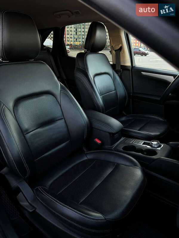 Внедорожник / Кроссовер Ford Escape 2020 в Киеве