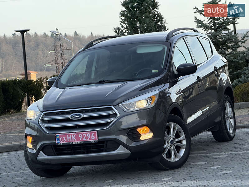 Позашляховик / Кросовер Ford Escape 2017 в Дрогобичі