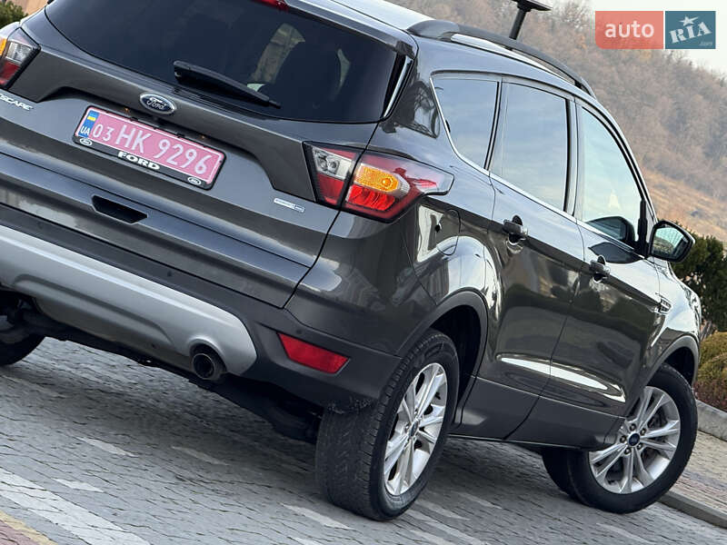 Позашляховик / Кросовер Ford Escape 2017 в Дрогобичі