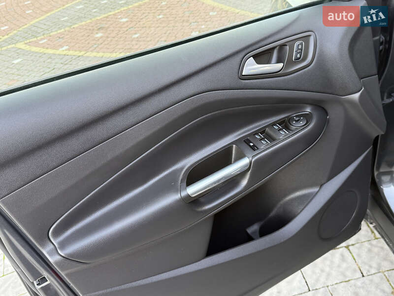 Позашляховик / Кросовер Ford Escape 2017 в Дрогобичі