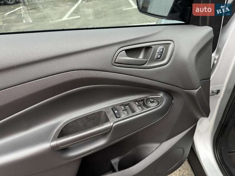 Внедорожник / Кроссовер Ford Escape 2019 в Киеве