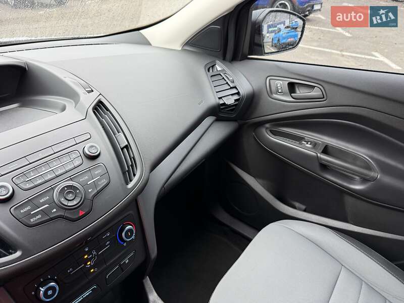 Внедорожник / Кроссовер Ford Escape 2019 в Киеве