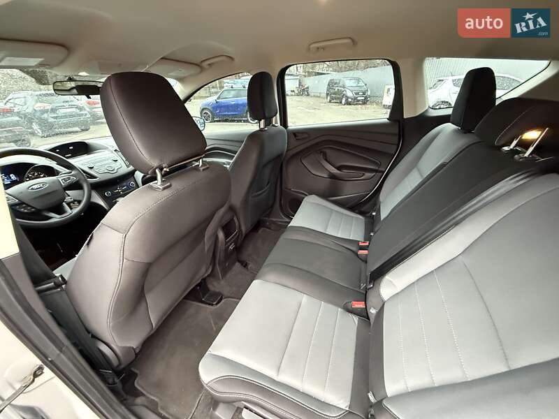 Внедорожник / Кроссовер Ford Escape 2019 в Киеве