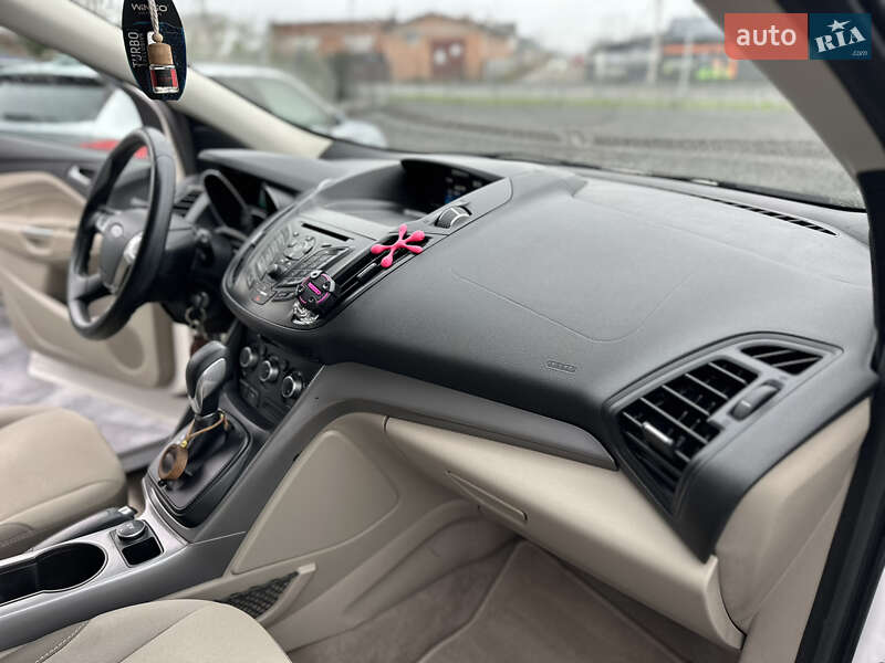 Внедорожник / Кроссовер Ford Escape 2015 в Виннице