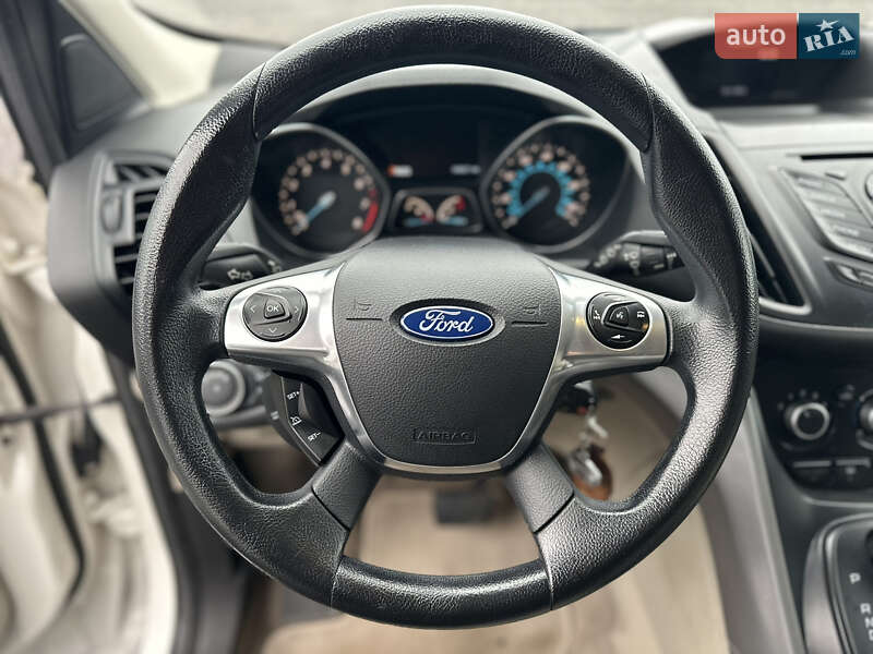 Внедорожник / Кроссовер Ford Escape 2015 в Виннице