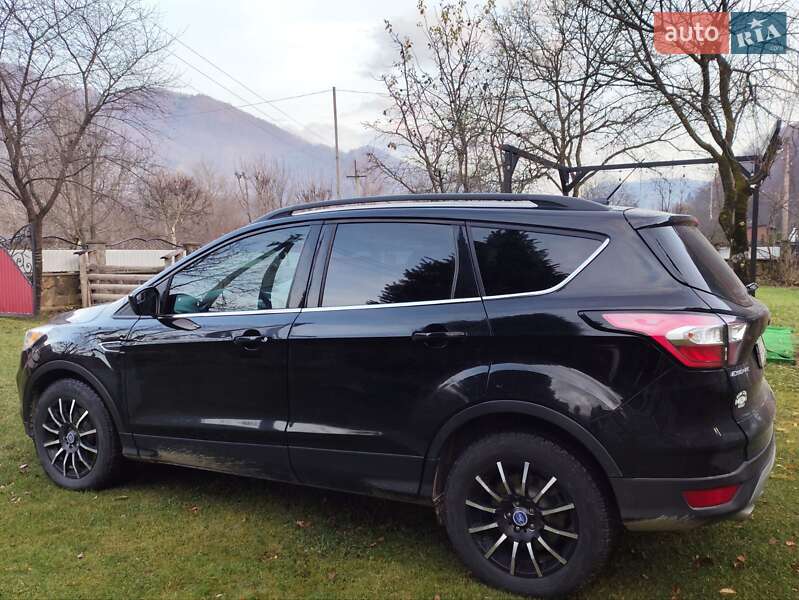 Внедорожник / Кроссовер Ford Escape 2018 в Косове