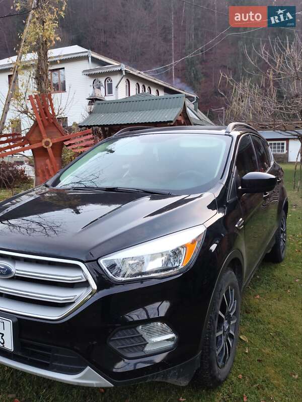 Внедорожник / Кроссовер Ford Escape 2018 в Косове
