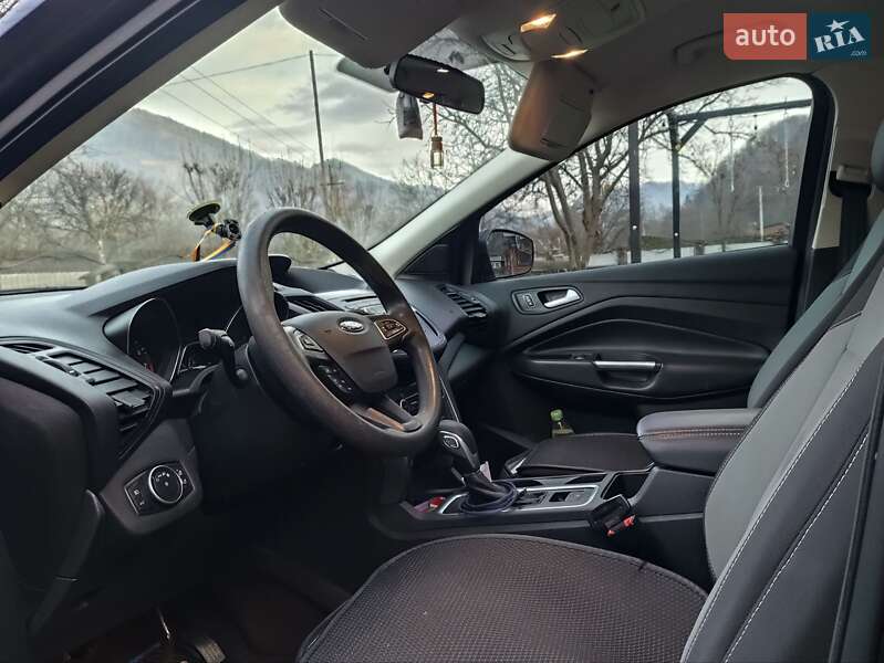 Внедорожник / Кроссовер Ford Escape 2018 в Косове