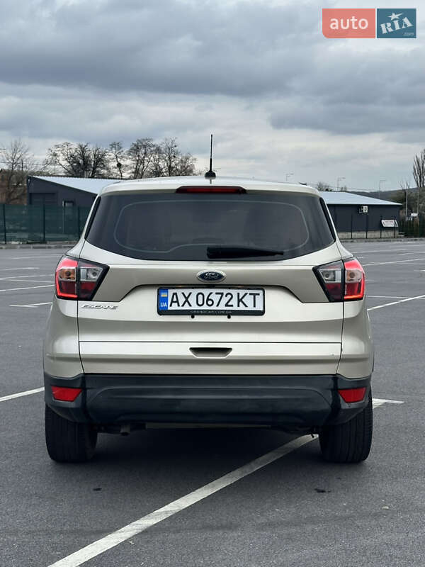 Внедорожник / Кроссовер Ford Escape 2016 в Виннице