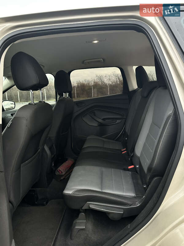 Внедорожник / Кроссовер Ford Escape 2016 в Виннице