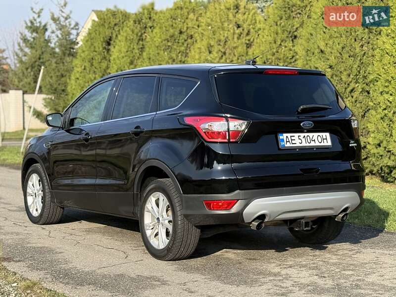 Внедорожник / Кроссовер Ford Escape 2017 в Днепре