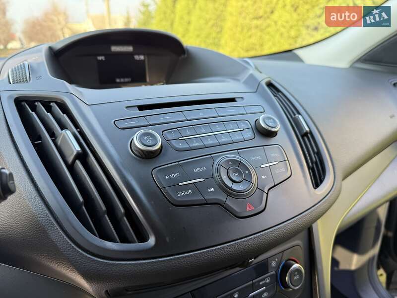 Внедорожник / Кроссовер Ford Escape 2017 в Днепре