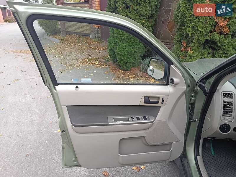 Позашляховик / Кросовер Ford Escape 2008 в Києві