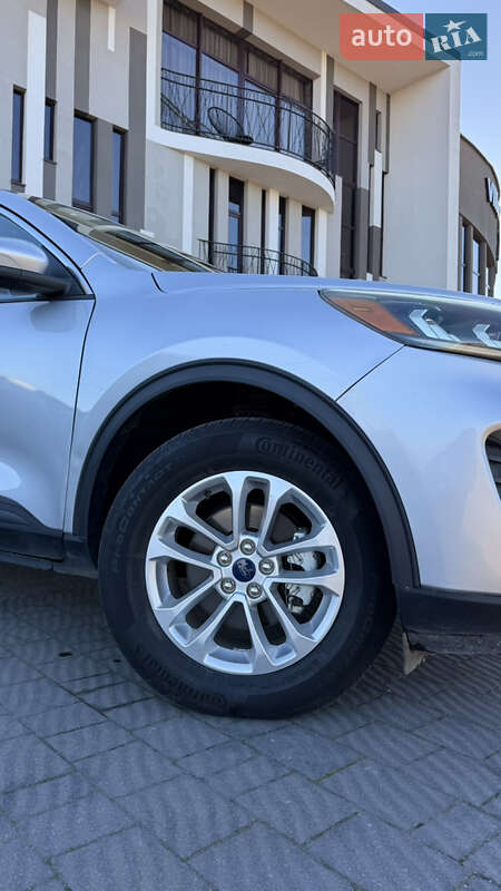 Позашляховик / Кросовер Ford Escape 2020 в Стрию