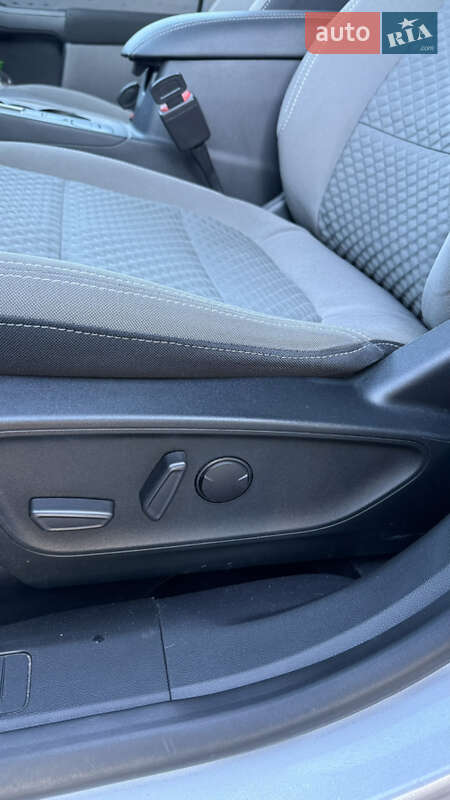 Позашляховик / Кросовер Ford Escape 2020 в Стрию