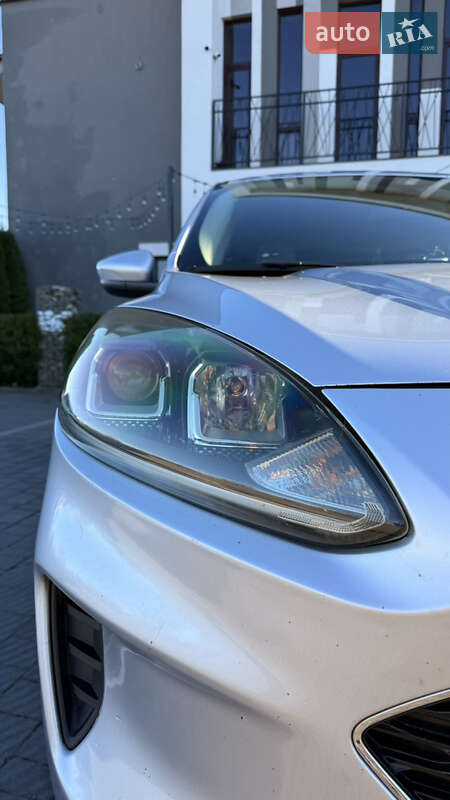 Позашляховик / Кросовер Ford Escape 2020 в Стрию