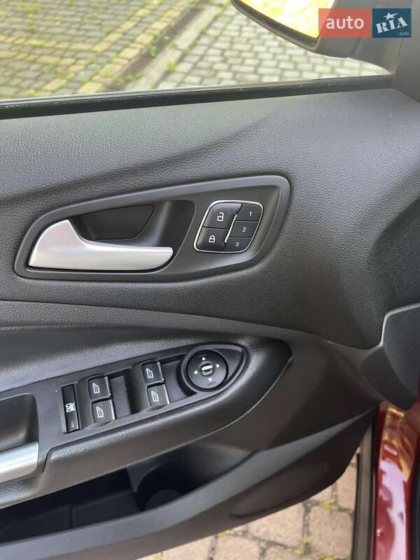 Позашляховик / Кросовер Ford Escape 2015 в Львові