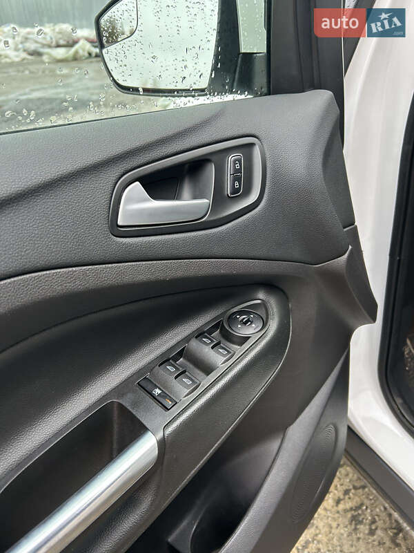 Внедорожник / Кроссовер Ford Escape 2015 в Шепетовке