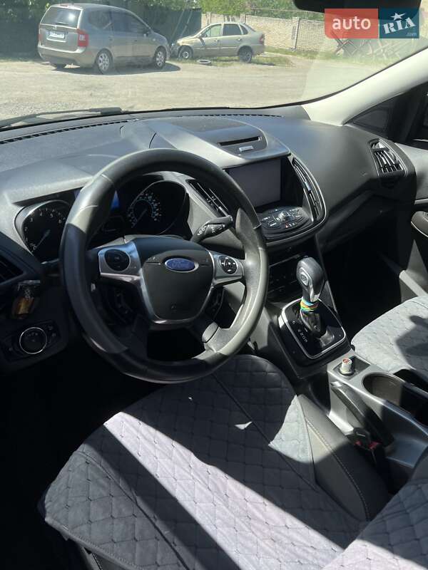 Внедорожник / Кроссовер Ford Escape 2012 в Каменском