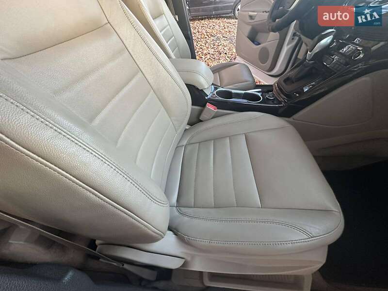 Внедорожник / Кроссовер Ford Escape 2014 в Ужгороде