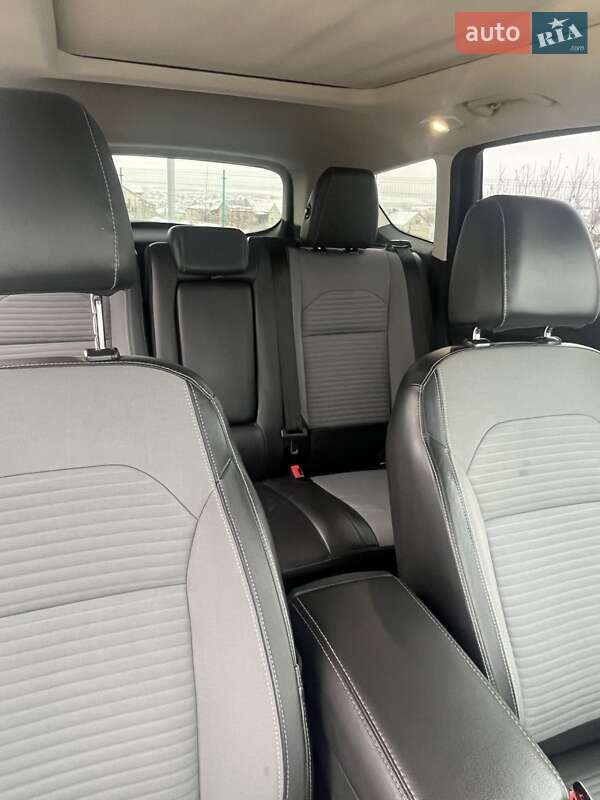 Позашляховик / Кросовер Ford Escape 2016 в Львові