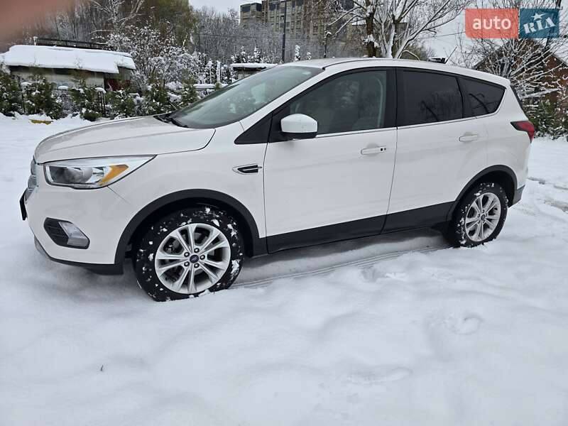 Позашляховик / Кросовер Ford Escape 2019 в Львові