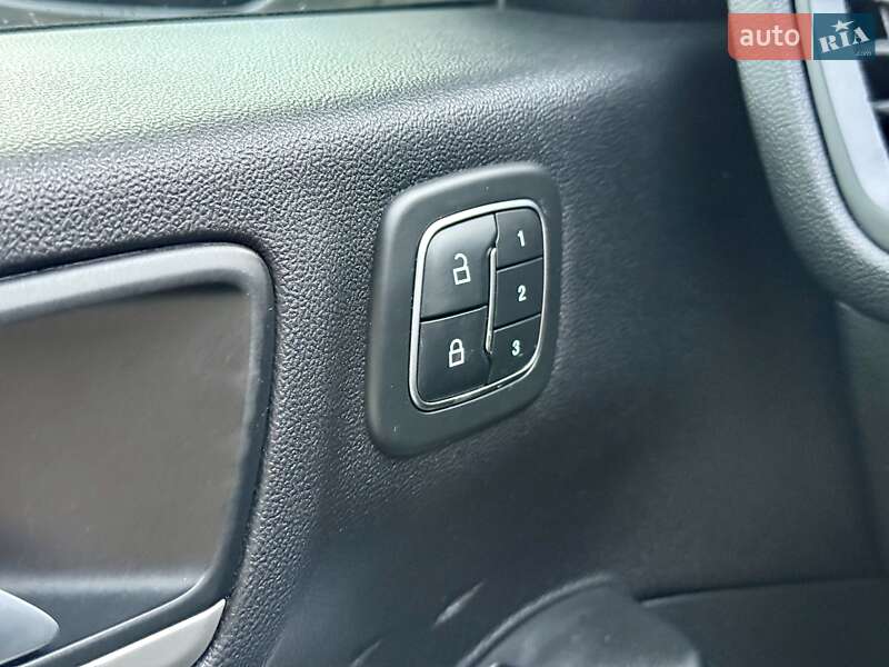 Внедорожник / Кроссовер Ford Escape 2020 в Харькове