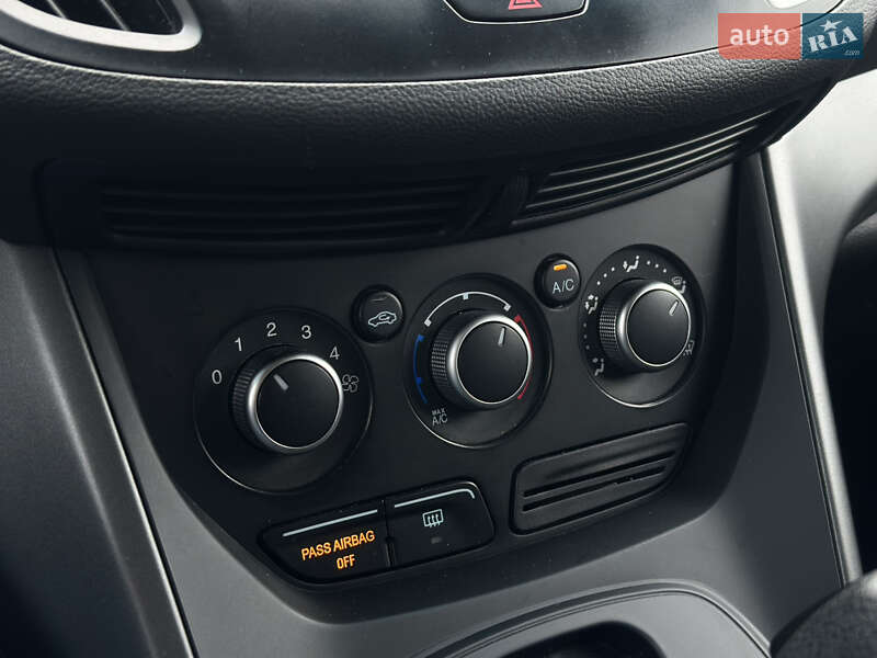 Позашляховик / Кросовер Ford Escape 2015 в Києві