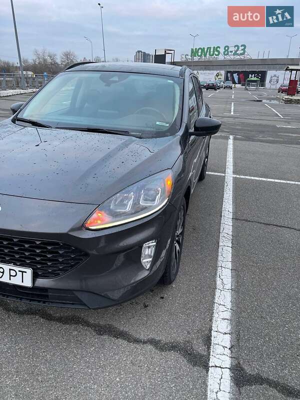 Внедорожник / Кроссовер Ford Escape 2020 в Киеве