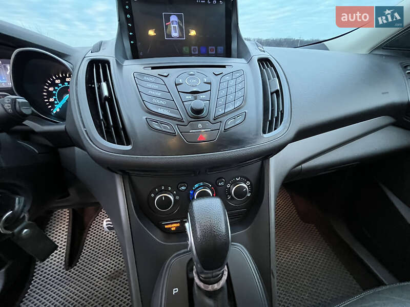 Внедорожник / Кроссовер Ford Escape 2015 в Умани